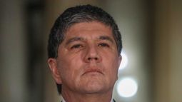 La habría forzado a consumir…: Querella contra Monsalve revela cómo habría abordado a su víctima