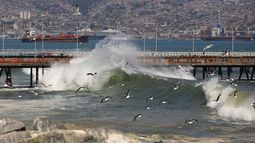 Evento de marejadas comienza este sábado en las costas de Chile - Agencia Uno