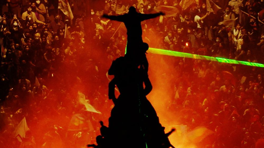 «Mi país imaginario» de Patricio Guzmán llegará gratis al Teatro Municipal de San Joaquín