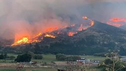 REDES| Necesitamos ayuda urgente: Vecinos de Carahue reclaman por escaso apoyo del gobierno y poca cobertura de los medios ante emergencia