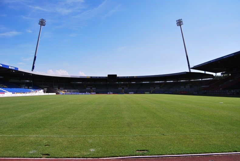 soccer field 219812_1920 1.jpg