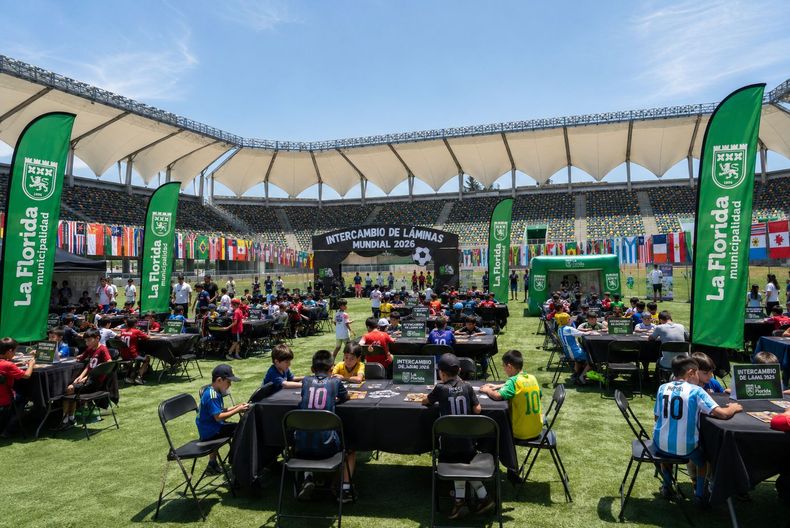 Estadio Bicentenario se transforma en masiva sede de intercambio de láminas del Mundial 2026. Créditos: Municipalidad de La Florida.&nbsp;