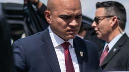 Asistente de Trump se declara no culpable por el caso de manejo de documentos clasificados