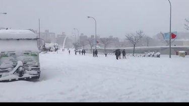 La gran nevada del centro de España colapsa Madrid y causa tres muertes