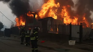 Alerta Roja en toda RM por altas temperaturas y peligro de incendios: Boric pide precaución para evitar tragedias