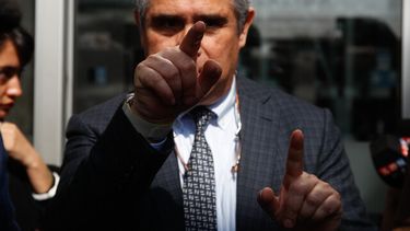 Tensión, farándula y desmayo: Los hitos que marcaron la formalización que dejó a Hermosilla en prisión preventiva