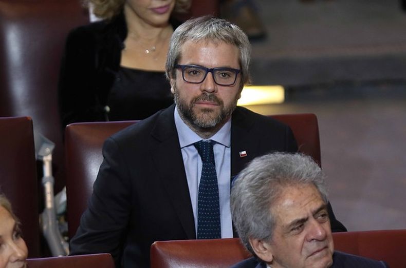 A_UNO_1080698.jpg
