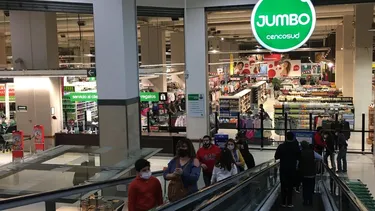 Supermercado negó bonos de productividad a trabajadoras por licencias médicas y tribunal lo multa con $4 millones