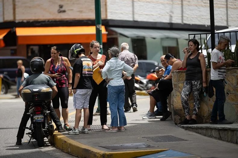 Fuerte temblor en Venezuela provoca pánico tras doble terremoto - Agencia EFE