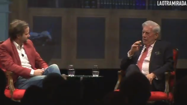 VIDEO| El papelón de Axel Kaiser al entrevistar a Mario Vargas Llosa: Esa pregunta yo no te la acepto