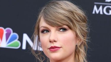 Taylor Swift desata polémica al expresar posturas políticas y seguidores disparan el registro de votantes en EE.UU