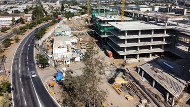 Servicios y construcción son los rubros con más despidos pese a alza de tasa de ocupación