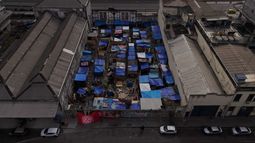Vista aérea de la ocupación Povo Maravilha en la Región Portuaria de Río de Janeiro, Brasil, impulsada por el MTST para exigir acceso a vivienda digna y el cumplimiento de la función social de la propiedad.
