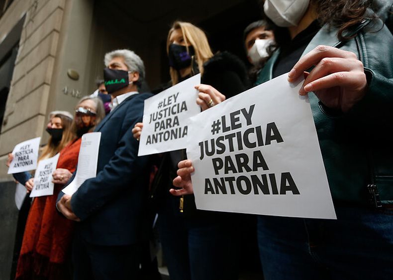Carteles de en apoyo a la Ley Antonia .jpeg