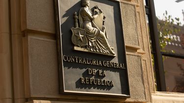 Encuesta: Municipios y FFAA son percibidos como los sectores más afectados por corrupción
