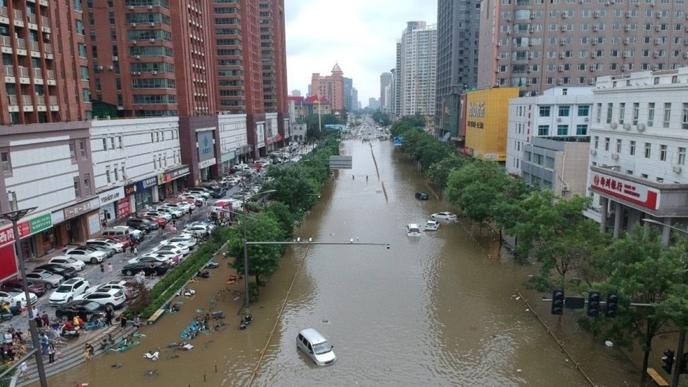 En medio de devastadoras lluvias, una madre fallece en China tras salvar a su bebé en un deslizamiento de tierra