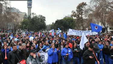 El Desconcierto | 13291 marcha de trabajadores de la salud.webp