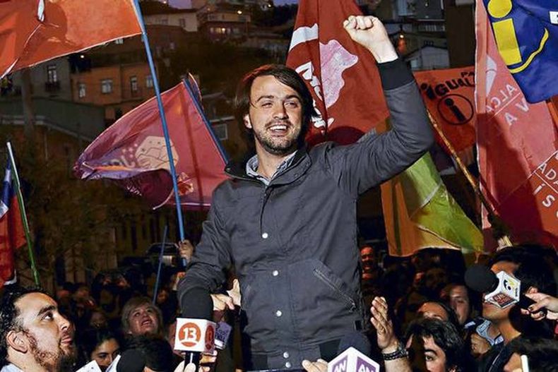 Jorge Sharp tras ganar la alcaldia de Valparaiso 1.jpg