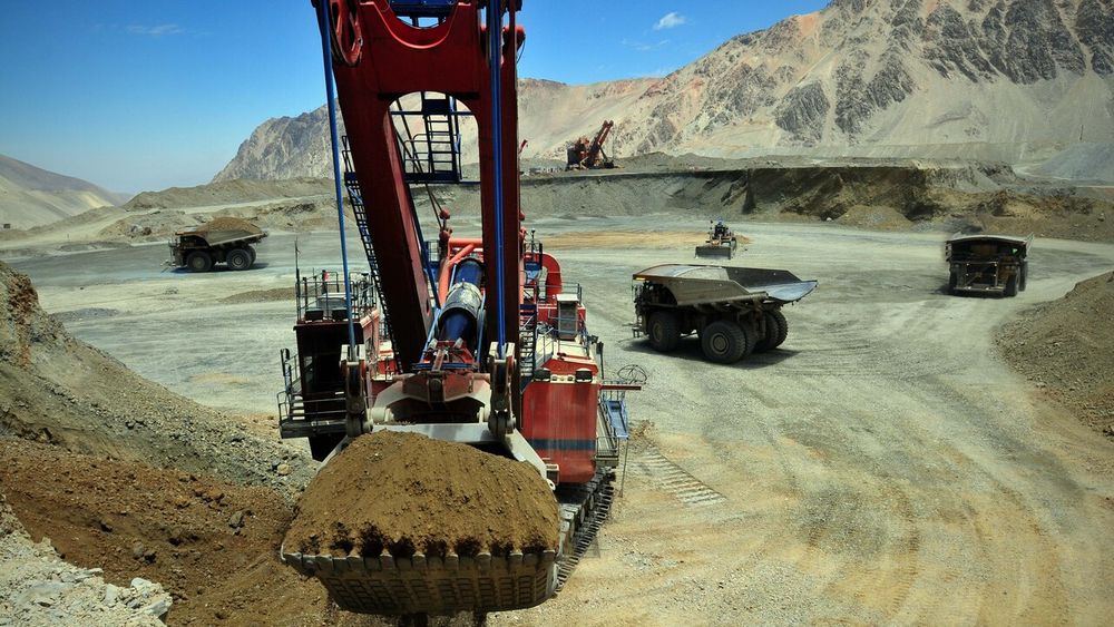 Economía chilena vuelve a dar buenas noticias: Crece un 3,2 % en mayo impulsada por los servicios y la minería