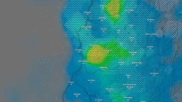 Sistema frontal en altura podría sorprender a santiaguinos: Posibles chubascos y tormentas eléctricas para zona central