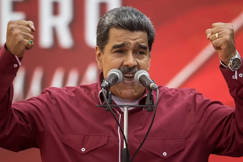 26748 maduro avion1.webp