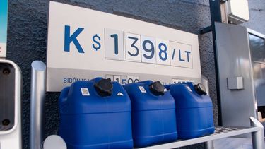 Bencinazo de José Antonio Kast: Aprueban proyecto de precio de la parafina y bono a dueños de taxis