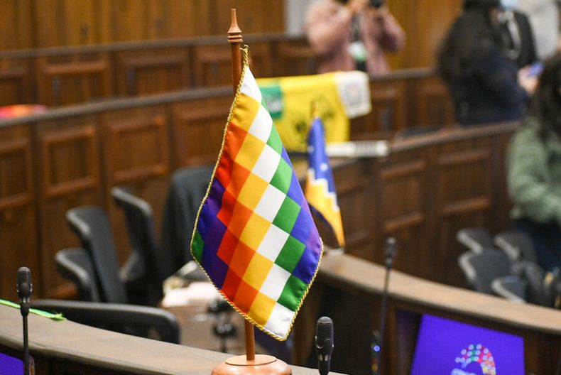 A_UNO_1368684.jpg