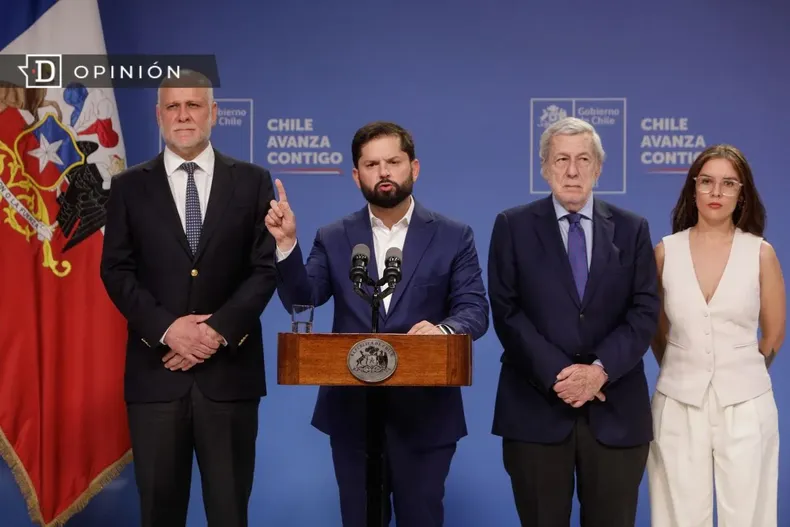 30631 imagen del presidente boric el canciller y personeros de gob.webp