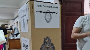 Elecciones en Argentina: Ciudadanos votan con normalidad en comicios claves para gobierno