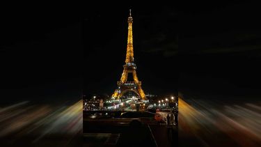 VIDEO| Torre Eiffel se ilumina en defensa de mujeres iraníes y pidiendo detener ejecuciones