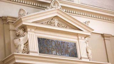 Suprema niega devolver fondos de AFP a profesional extranjero por no tener título acreditado