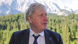 La contienda por suceder a Boris Johnson desangra al partido tory