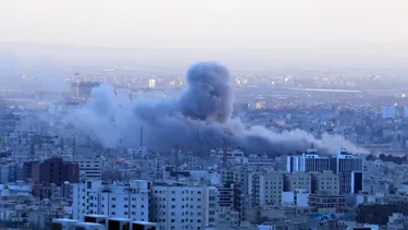 Israel lanza una nueva oleada de bombardeos contra objetivos del régimen en Teherán