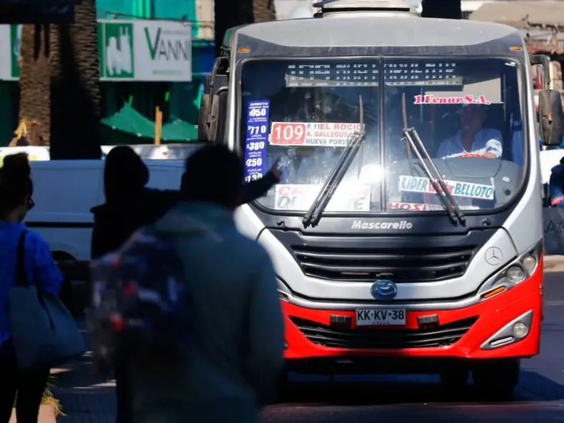 por cartel en el parabrisas chofer dueno y empresa de bus indemnizaran con 50 millones a familia de peatona muerta.webp