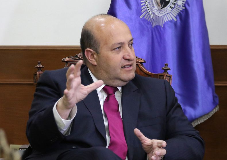 A_UNO_979251.jpg