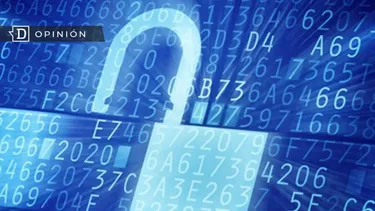 El Desconcierto | 23010 imagen de un fondo azul con codigos binarios y una silueta d.webp