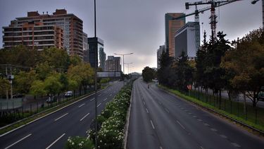 Vecina de Las Condes logra que justicia obligue a hotel cesar ruidos excesivos por contaminación acústica