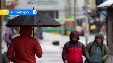 El calor emprende retirada: Cielos nublados en Santiago y potente río atmosférico en el sur