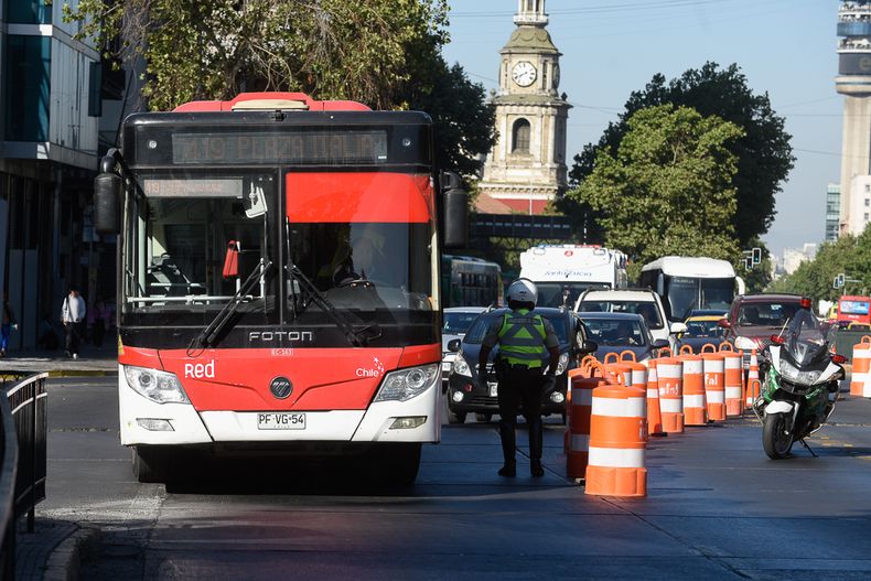 23169 dia nacional sin auto en chile.jpg