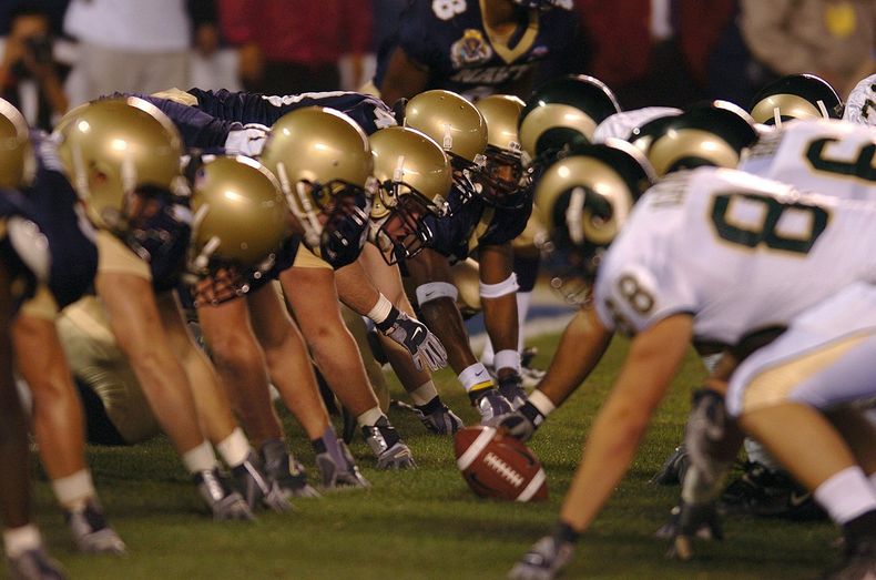 american football g6a35d5ae4_1920.jpg