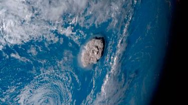 Volcán en Tonga: EE.UU. lanza un aviso de tsunami en la costa oeste del país