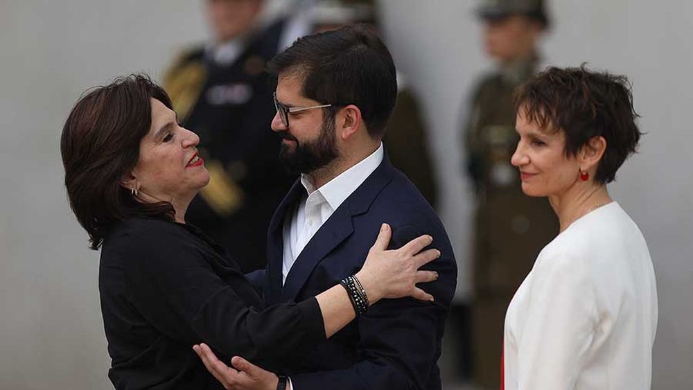 Ganadores, perdedores y las dudas que dejó el primer cambio de gabinete de Boric