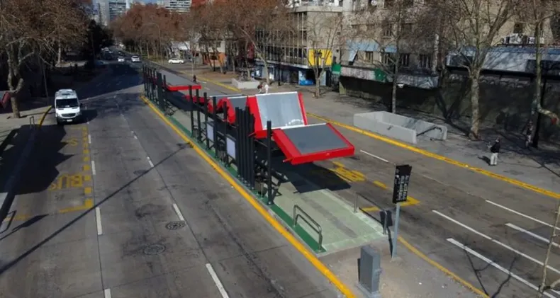 la historia de pasajera lesionada al bajar de microbus y quedar atrapada por otro tras 6 anos sera indemnizada con 30 millones.webp