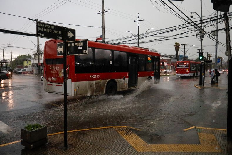 Podrían repetirse escenas de emergencia en Santiago por las lluvias anunciadas en la DMC