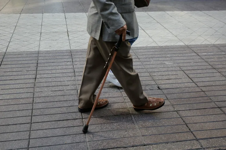 abuelos pagaban pension de su nieto desde 2010 y vivian con menos de 250 mil juzgado ordena cese por vulnerabilidad.webp