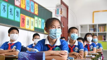 Peligros del desconfinamiento: Hong Kong planea cerrar las escuelas tras preocupante rebrote