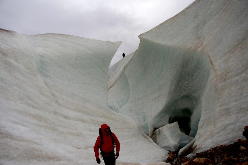 Glaciar Exploradores scaled.jpg