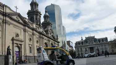 Vuelta de Avant Premiere al centro: Los intentos para recuperar casco histórico de Santiago para comercio y turismo con cultura