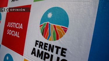 El Desconcierto | 1391 stand del frente amplio.jpg