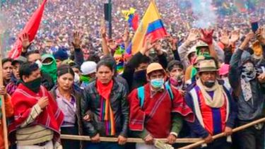 Protestas sociales en Ecuador provocan paralización del fútbol